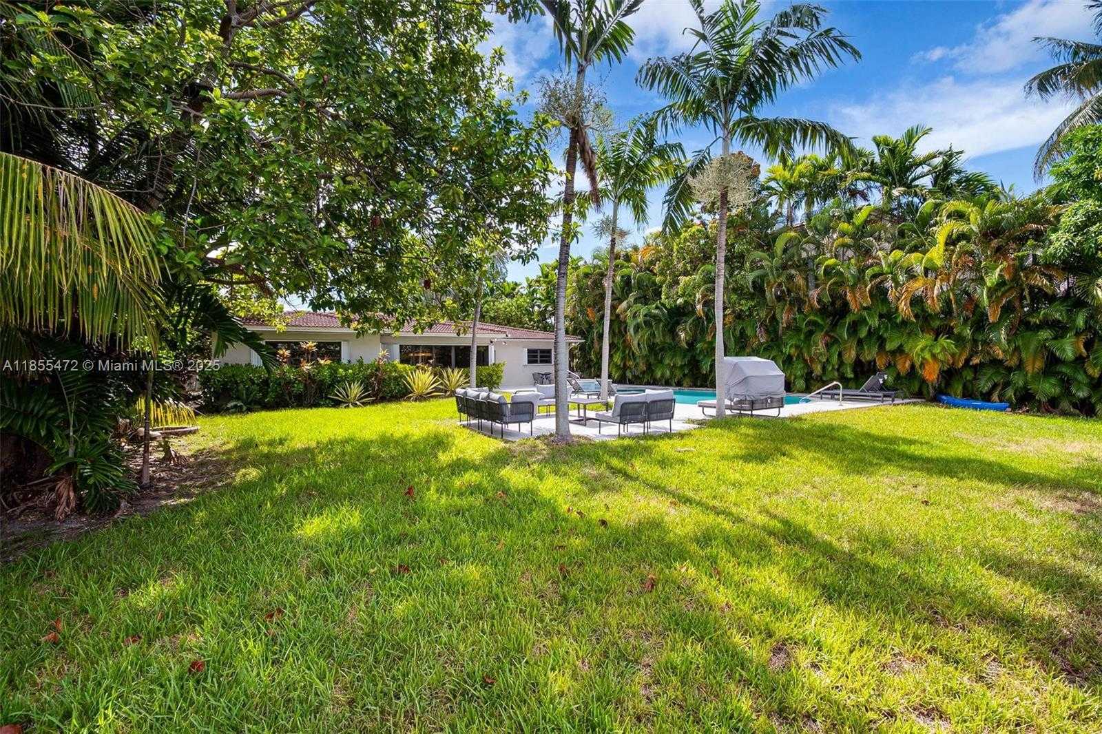 Small Image of 9250 BAY DR, Surfside Number 23