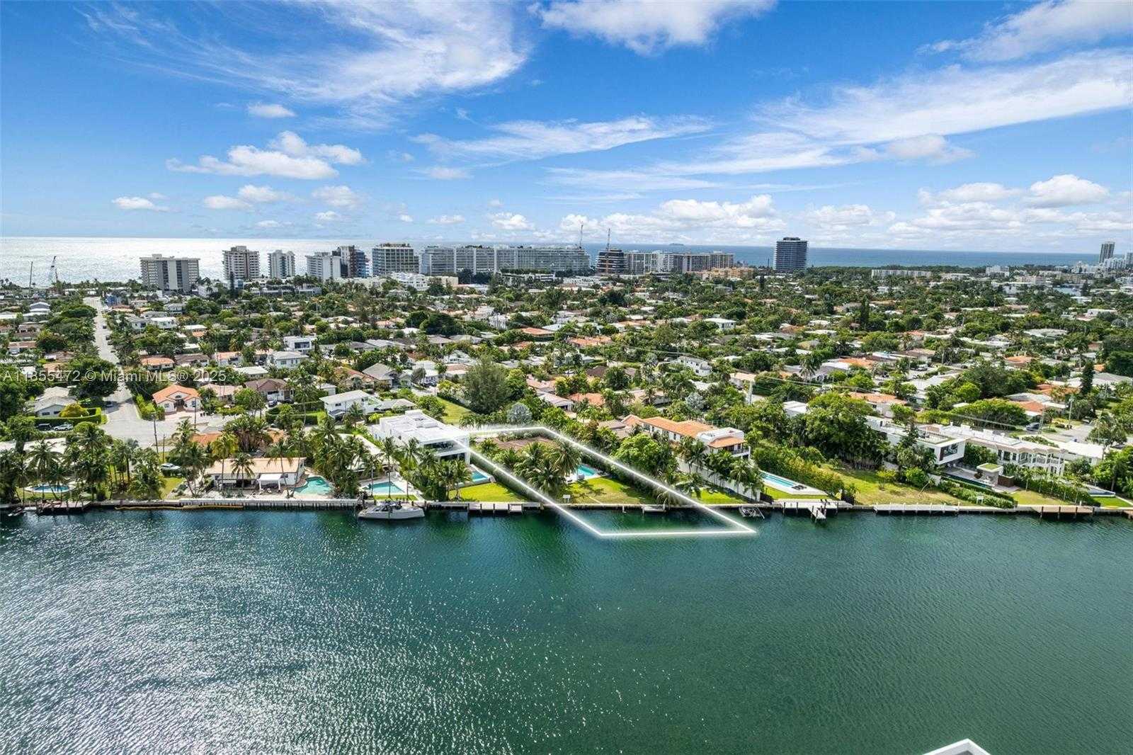 Small Image of 9250 BAY DR, Surfside Number 3