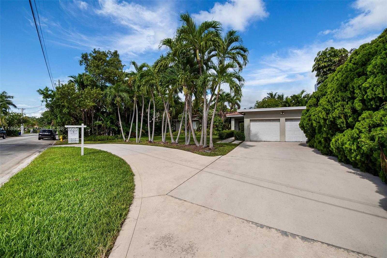 Small Image of 9250 BAY DR, Surfside Number 5