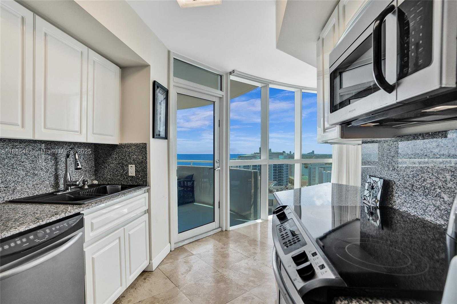 Small Image of 6301 COLLINS AVE #2805, Miami Beach Number 14
