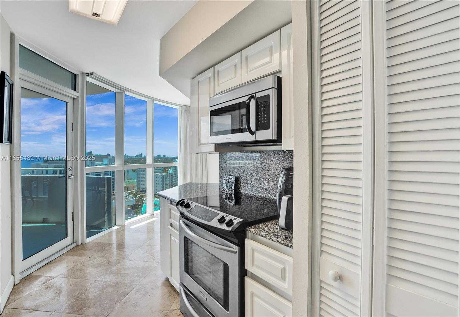 Small Image of 6301 COLLINS AVE #2805, Miami Beach Number 15