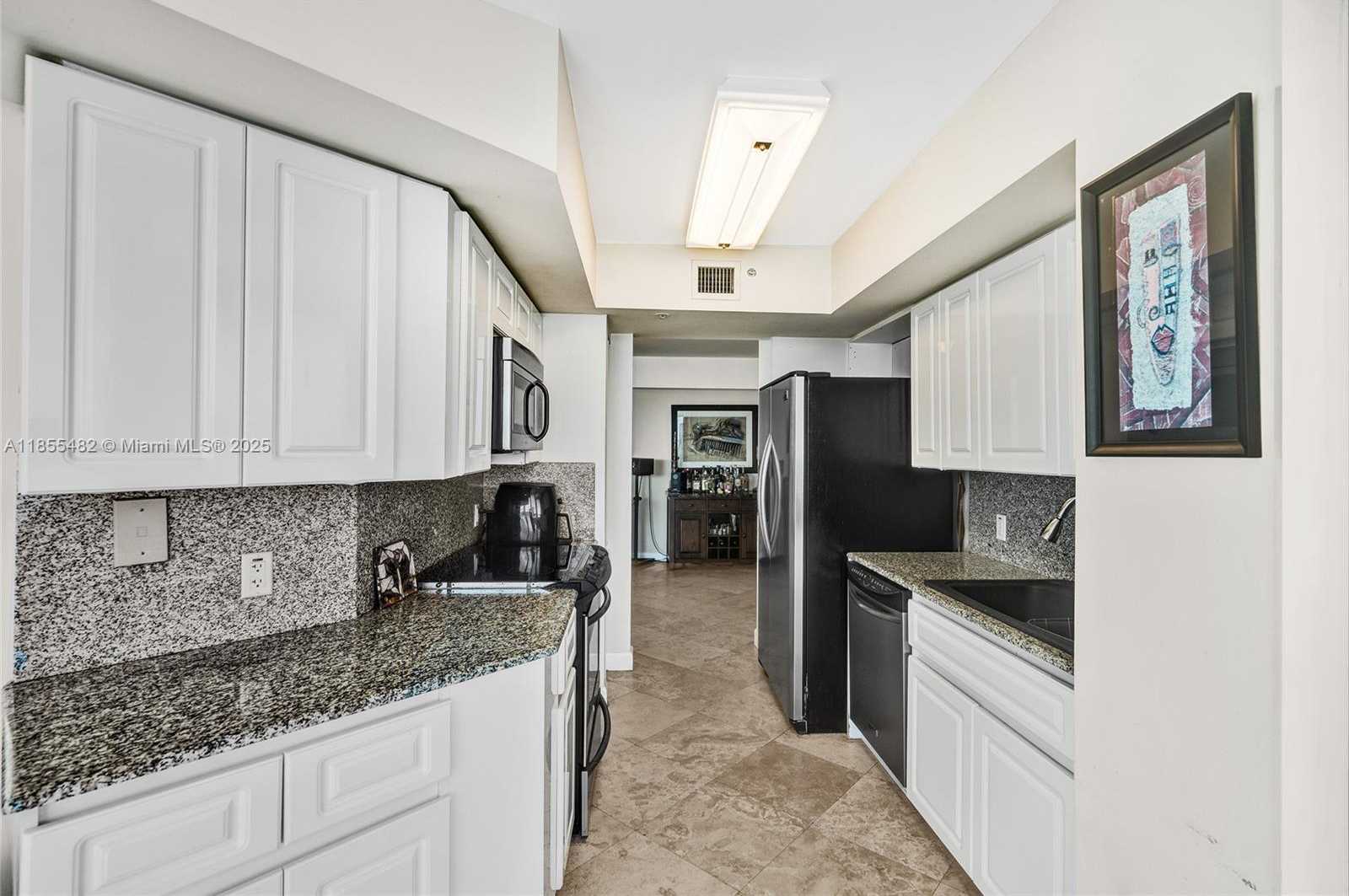 Small Image of 6301 COLLINS AVE #2805, Miami Beach Number 18