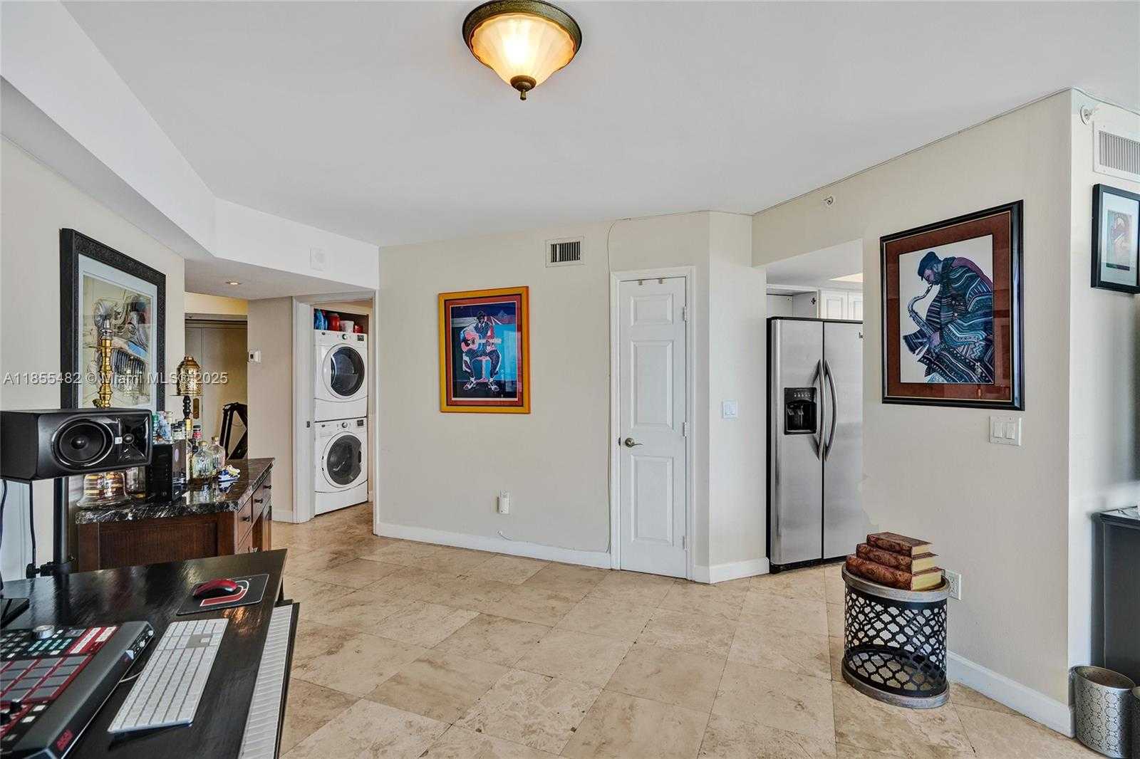 Small Image of 6301 COLLINS AVE #2805, Miami Beach Number 25
