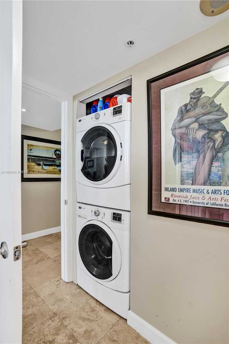Small Image of 6301 COLLINS AVE #2805, Miami Beach Number 28