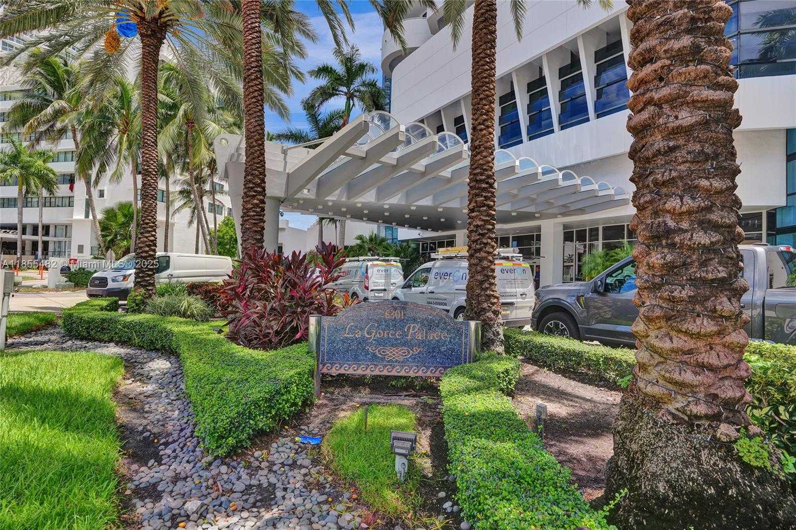 Small Image of 6301 COLLINS AVE #2805, Miami Beach Number 3