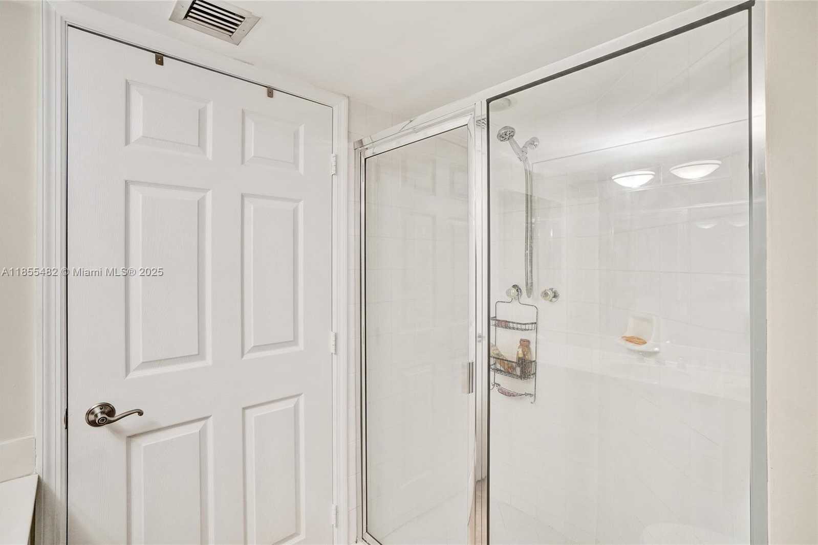 Small Image of 6301 COLLINS AVE #2805, Miami Beach Number 31