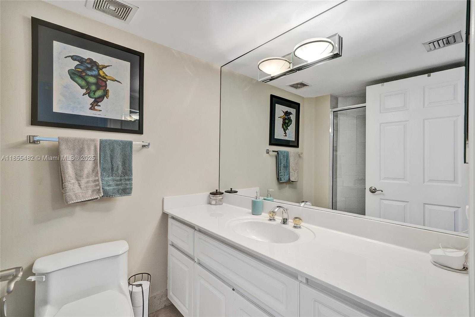 Small Image of 6301 COLLINS AVE #2805, Miami Beach Number 32