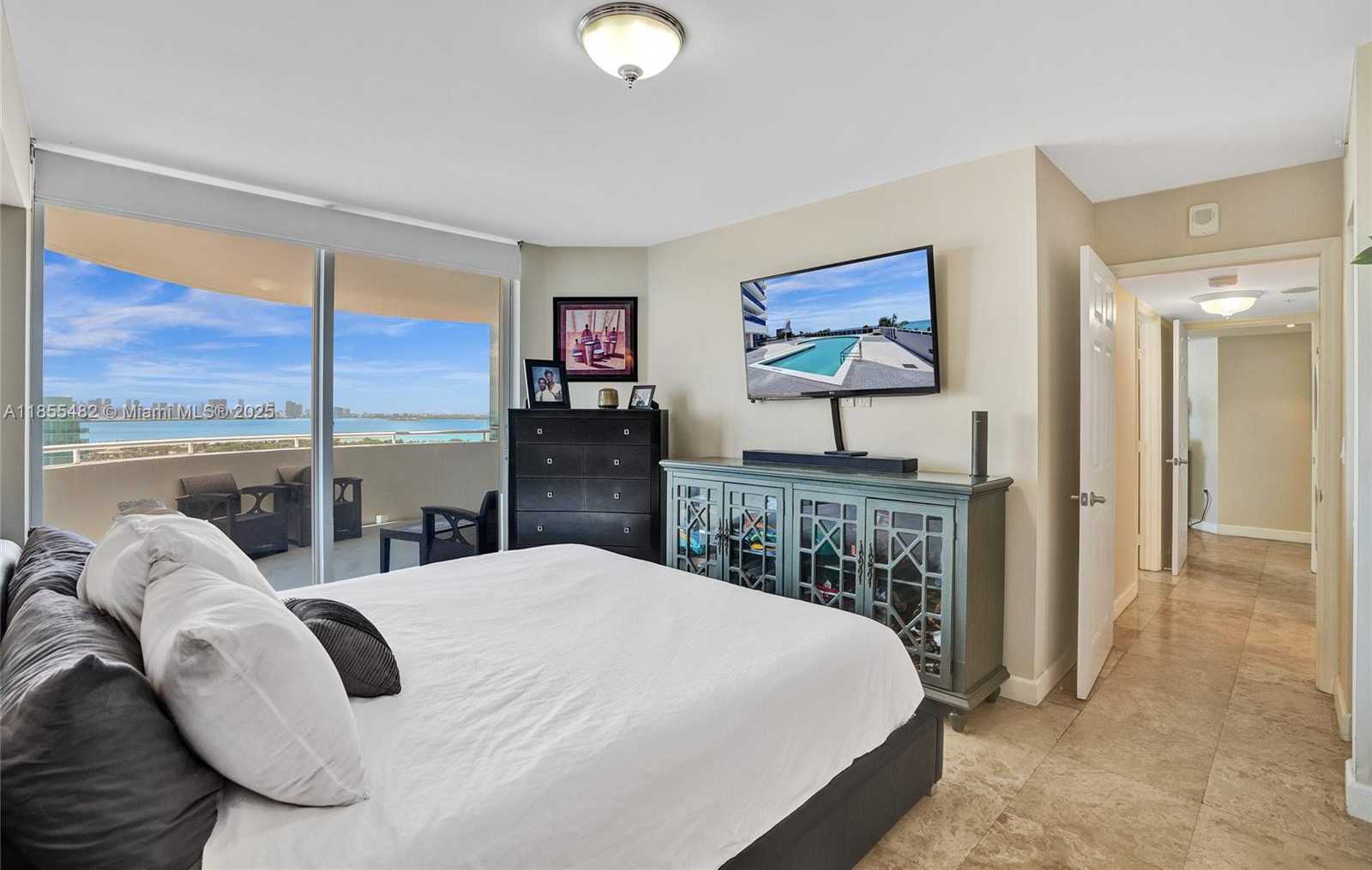 Small Image of 6301 COLLINS AVE #2805, Miami Beach Number 42