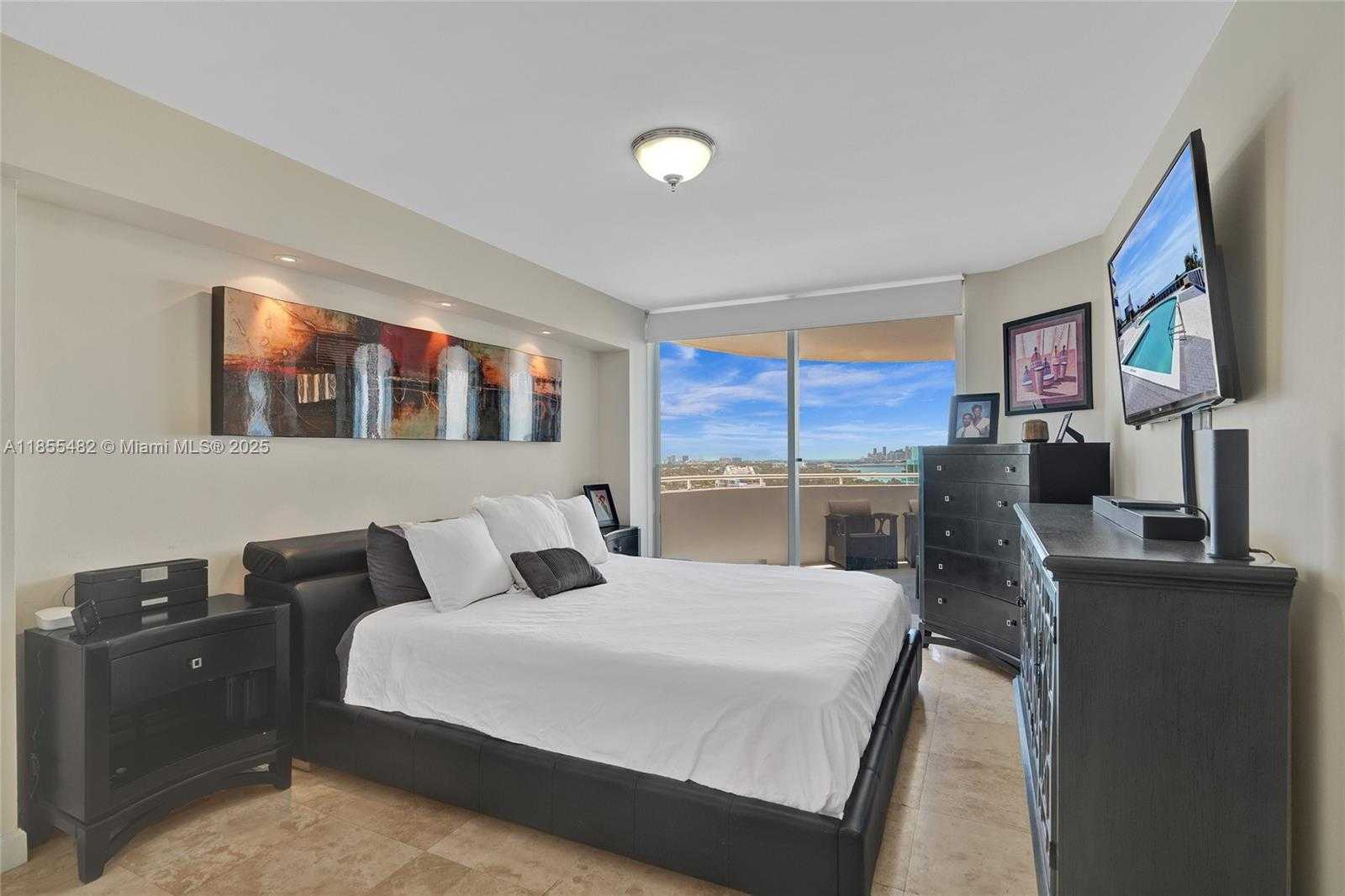 Small Image of 6301 COLLINS AVE #2805, Miami Beach Number 43