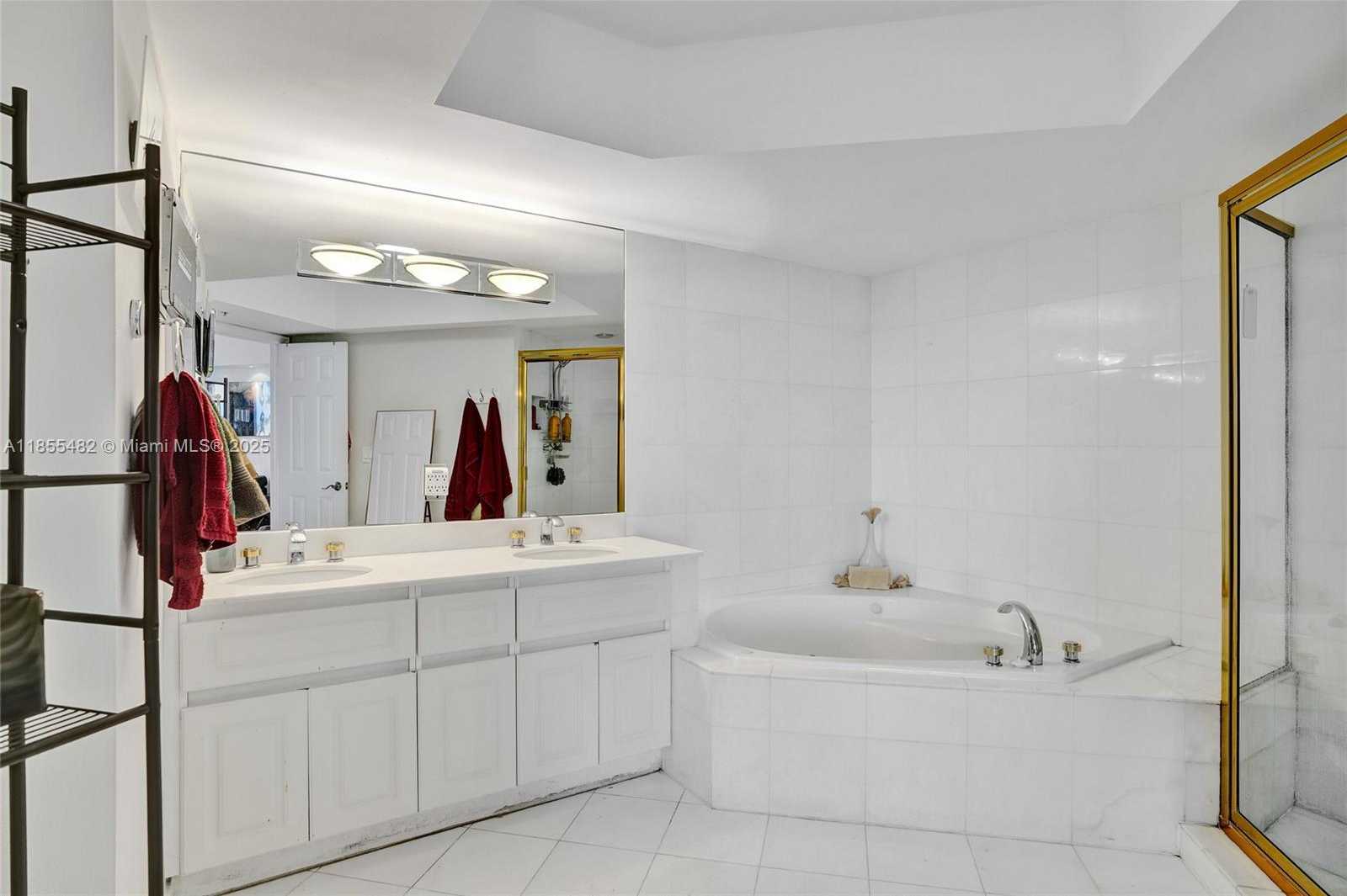 Small Image of 6301 COLLINS AVE #2805, Miami Beach Number 47