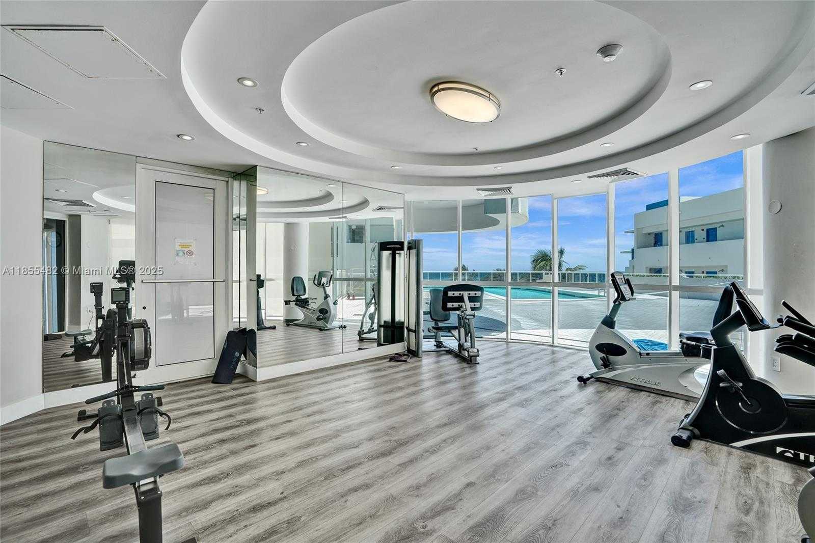 Small Image of 6301 COLLINS AVE #2805, Miami Beach Number 54