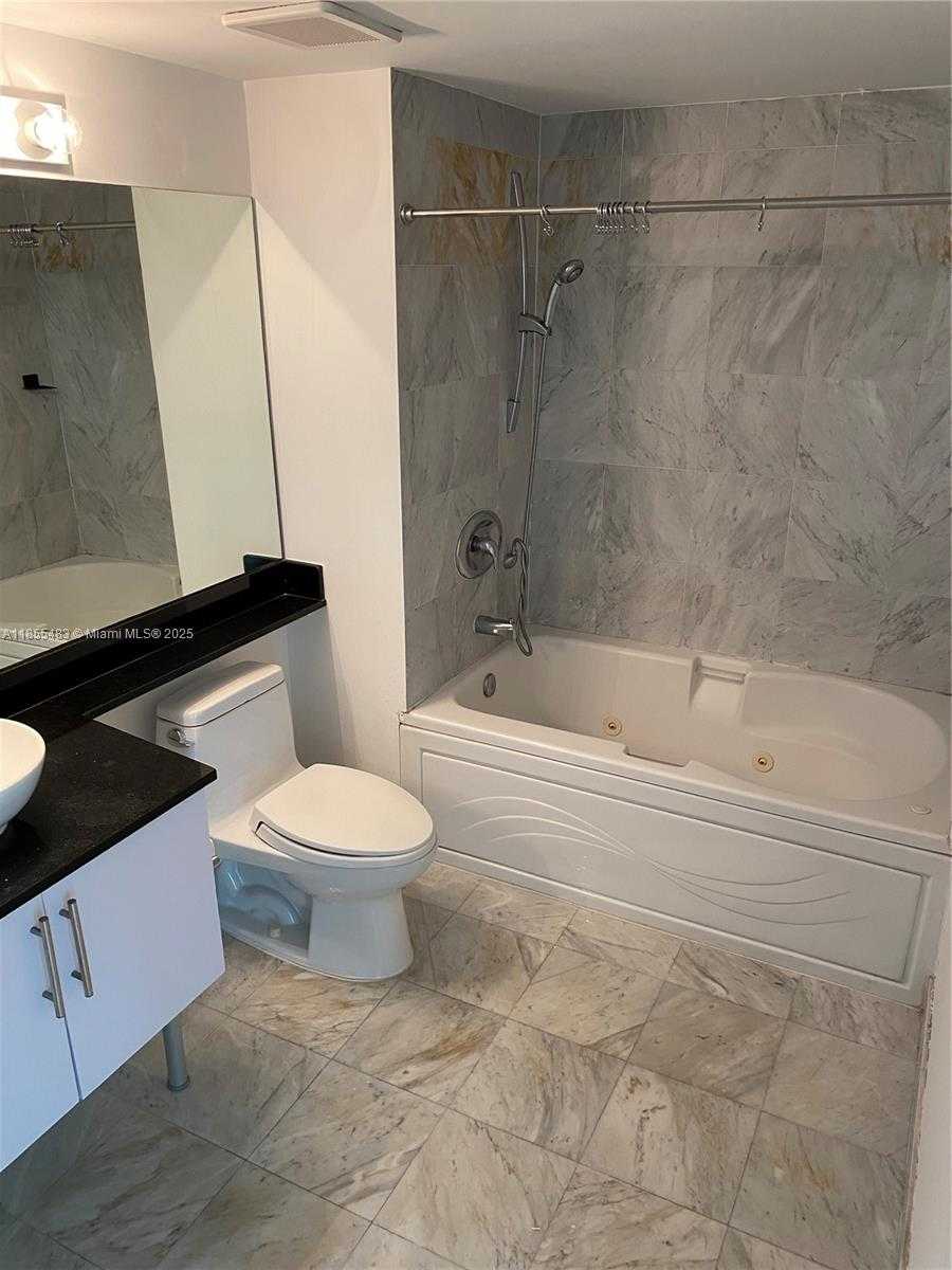 Small Image of 31 SOUTH EAST 5TH ST #1806, Miami Number 15