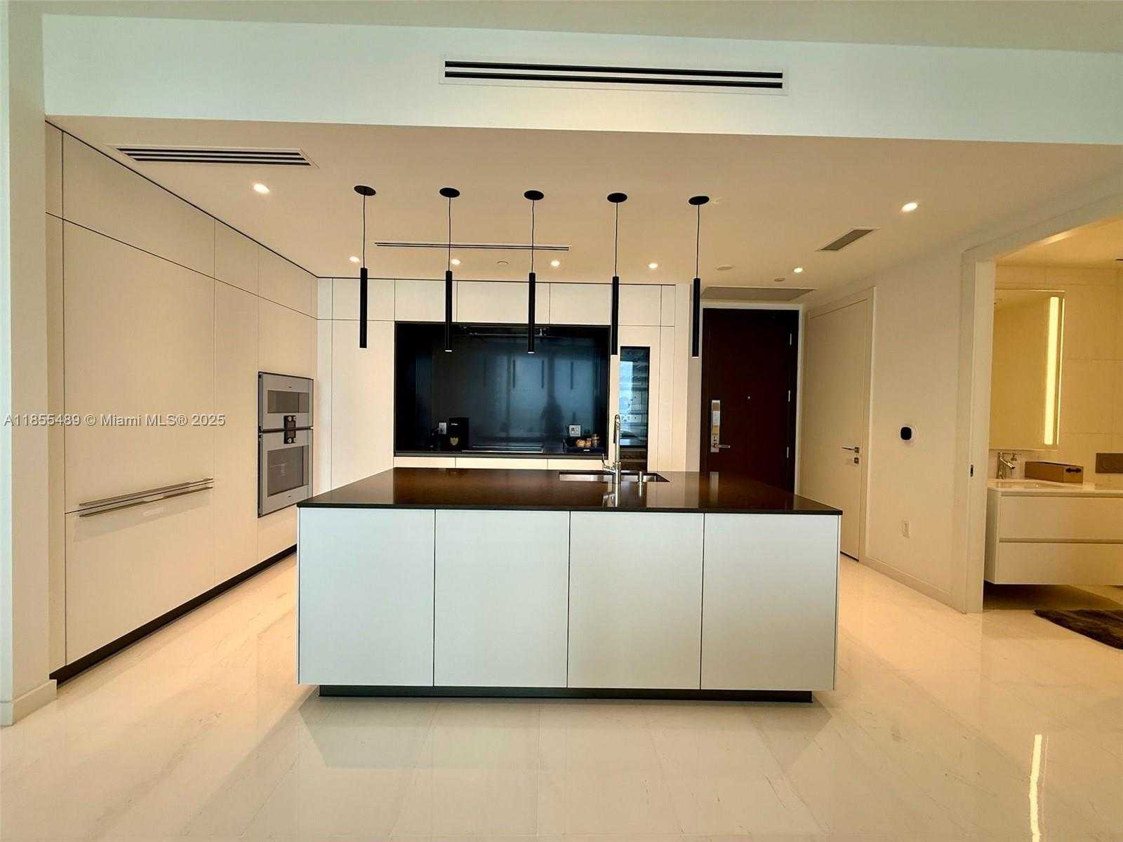 Small Image of 300 BISCAYNE BLVD WAY #2706, Miami Number 14