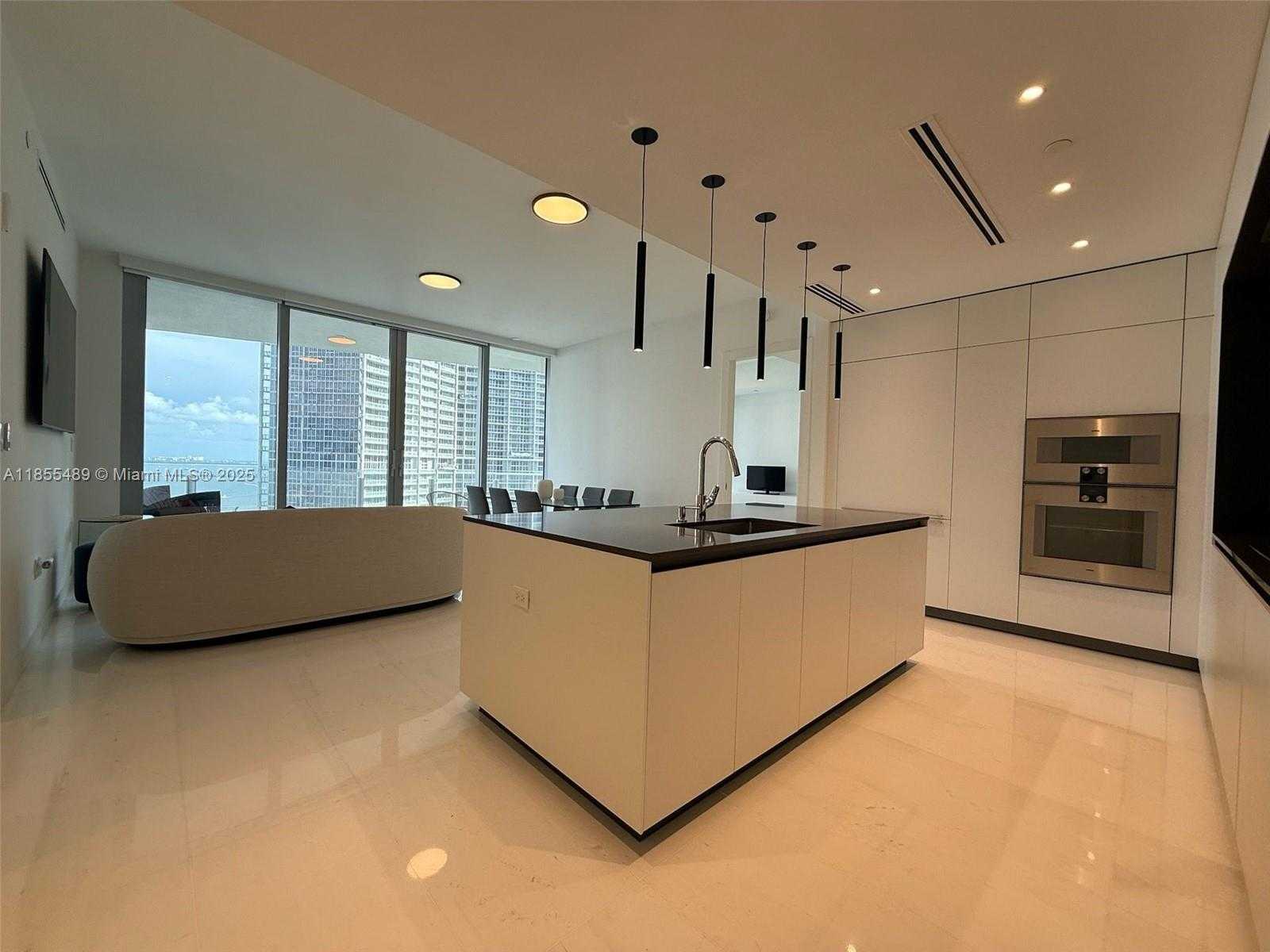 Small Image of 300 BISCAYNE BLVD WAY #2706, Miami Number 4