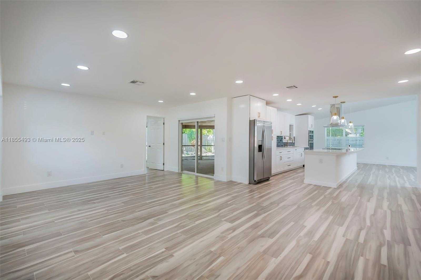 Small Image of 6955 NORTH WEST 18TH ST, Margate Number 2