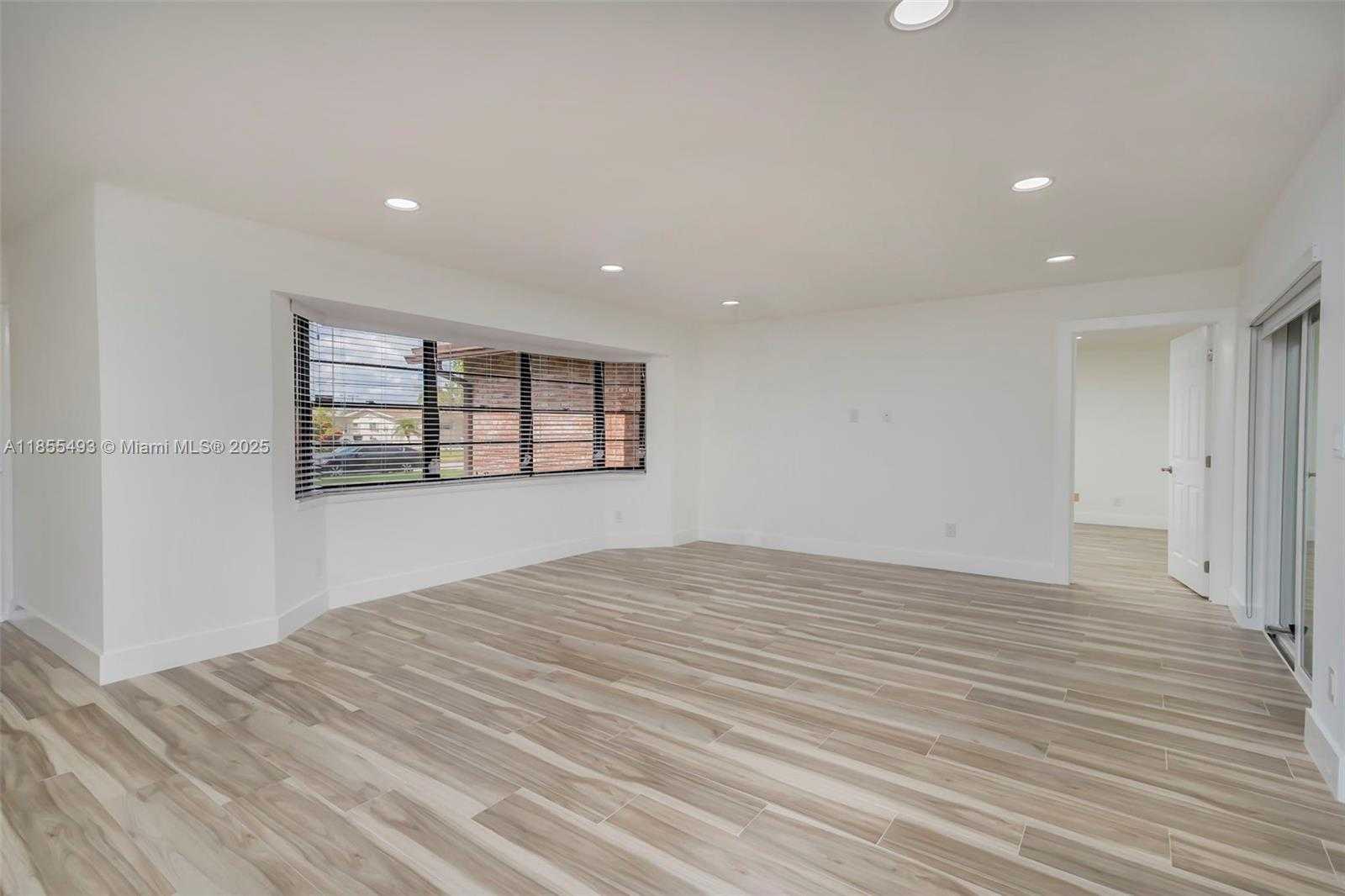 Small Image of 6955 NORTH WEST 18TH ST, Margate Number 4