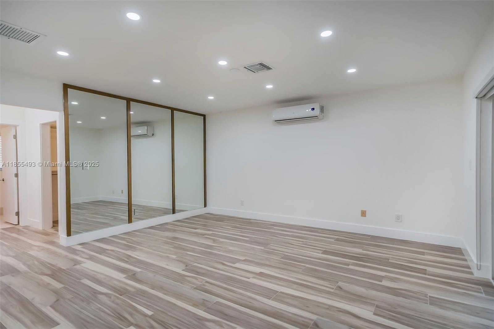 Small Image of 6955 NORTH WEST 18TH ST, Margate Number 7