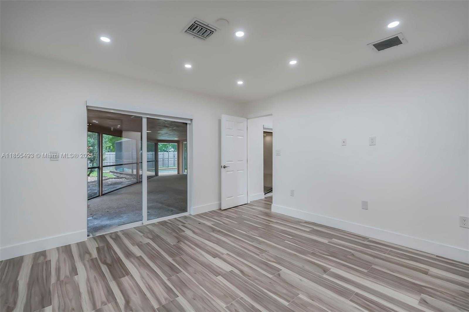 Small Image of 6955 NORTH WEST 18TH ST, Margate Number 8