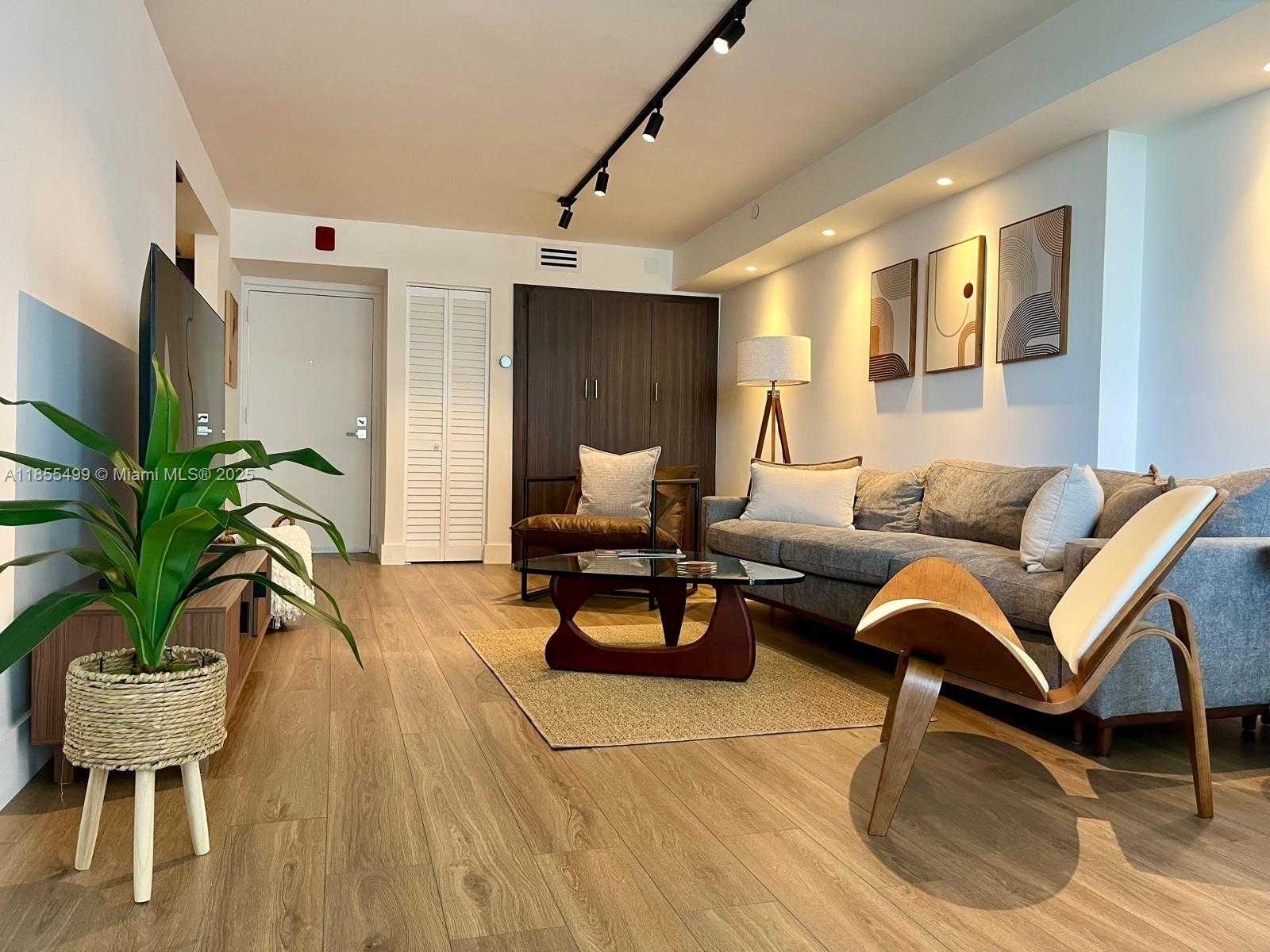 Small Image of 6820 INDIAN CREEK DR #5C, Miami Beach Number 3