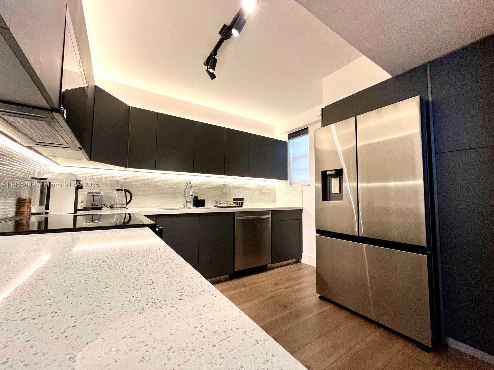 Small Image of 6820 INDIAN CREEK DR #5C, Miami Beach Number 5