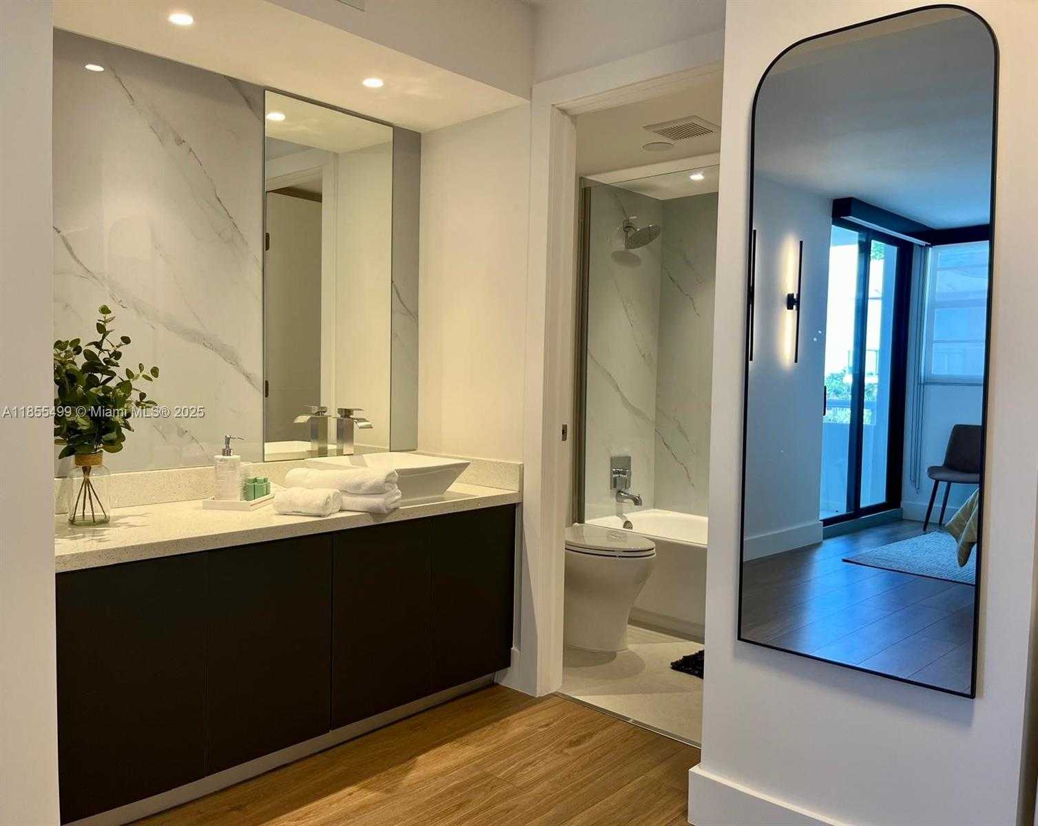 Small Image of 6820 INDIAN CREEK DR #5C, Miami Beach Number 9