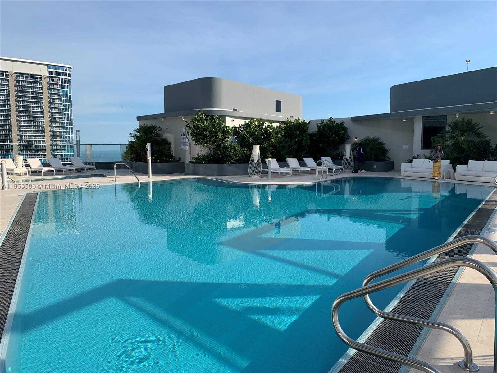 Small Image of 1000 BRICKELL PLZ #1805, Miami Number 30