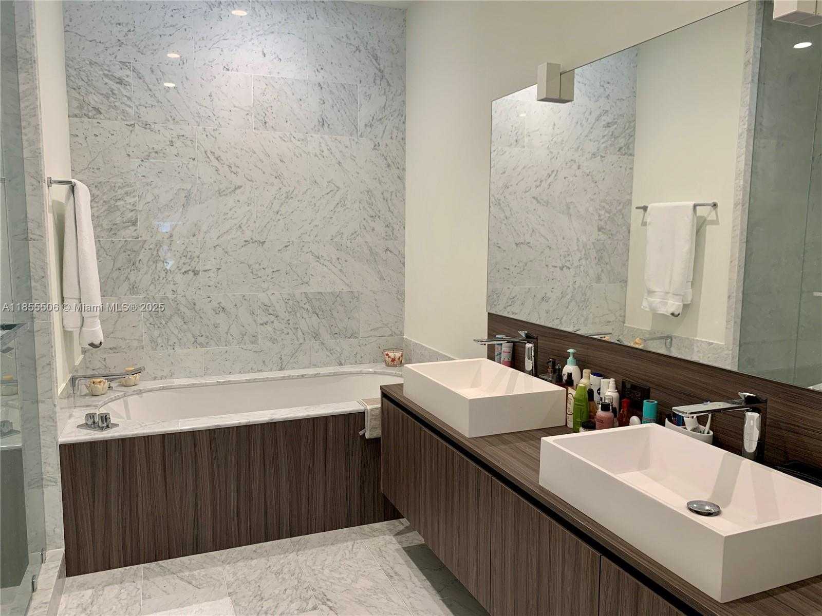 Small Image of 1000 BRICKELL PLZ #1805, Miami Number 8