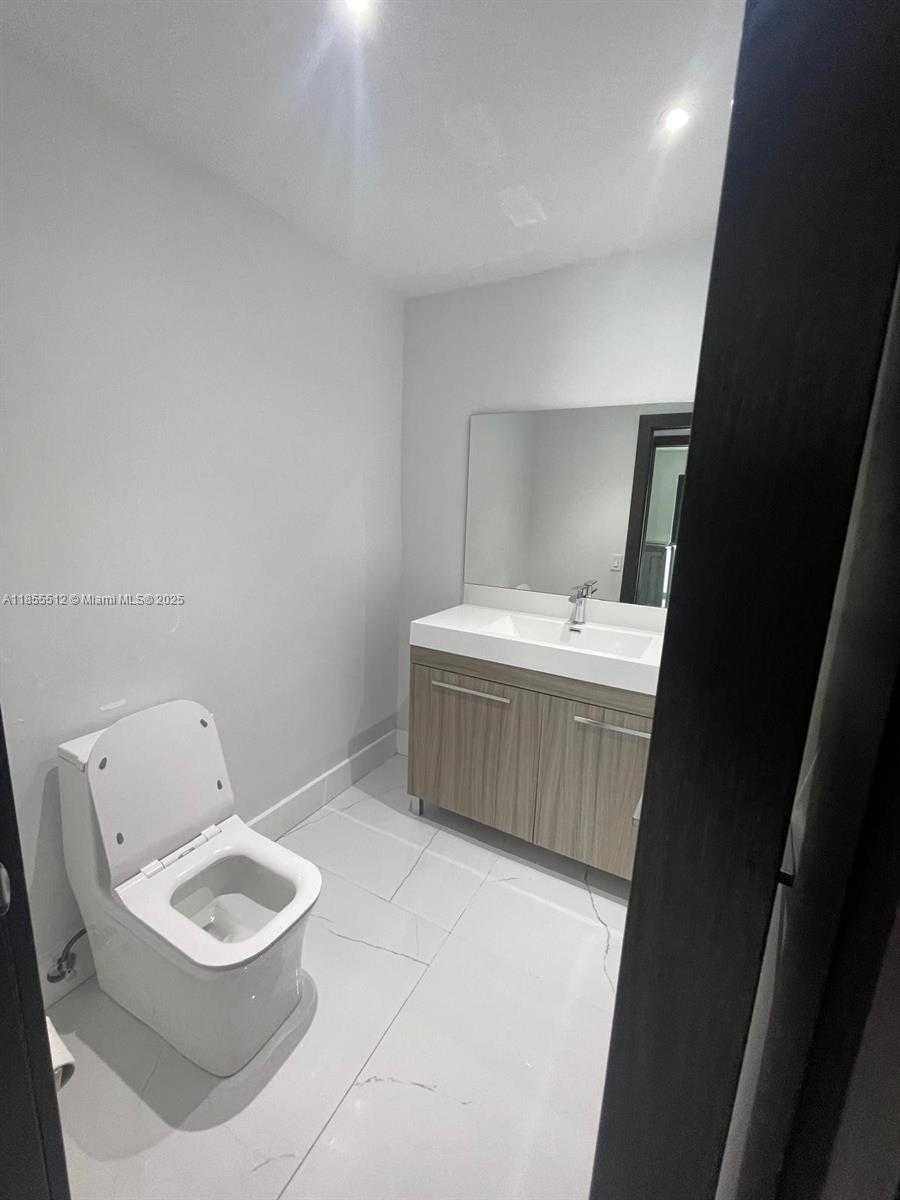 Small Image of 2721 SOUTH WEST 130TH AVE, Miami Number 18