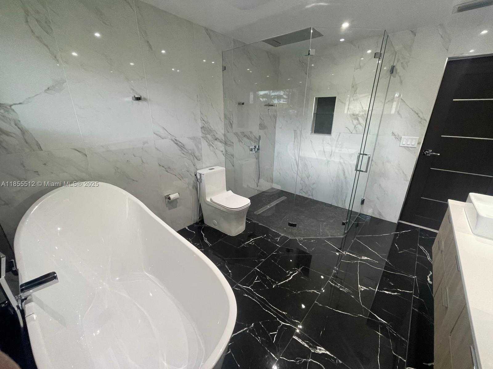 Small Image of 2721 SOUTH WEST 130TH AVE, Miami Number 31