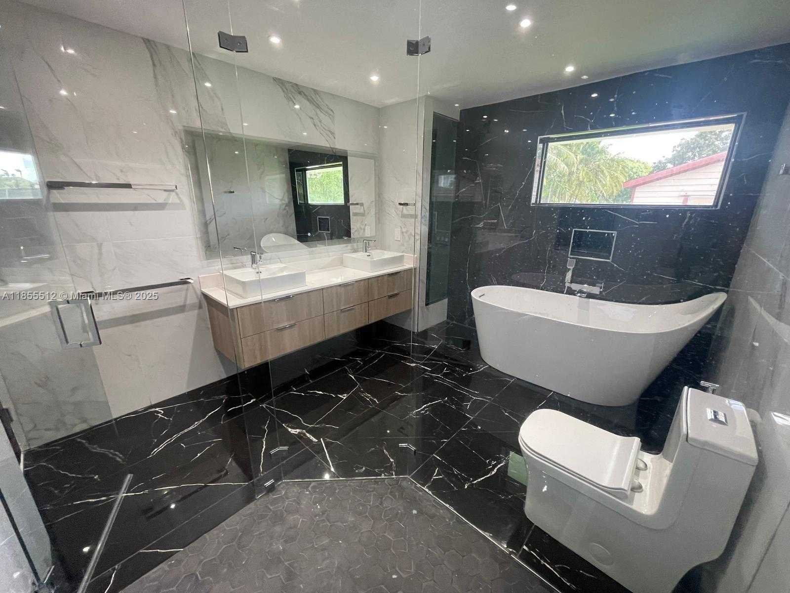 Small Image of 2721 SOUTH WEST 130TH AVE, Miami Number 32
