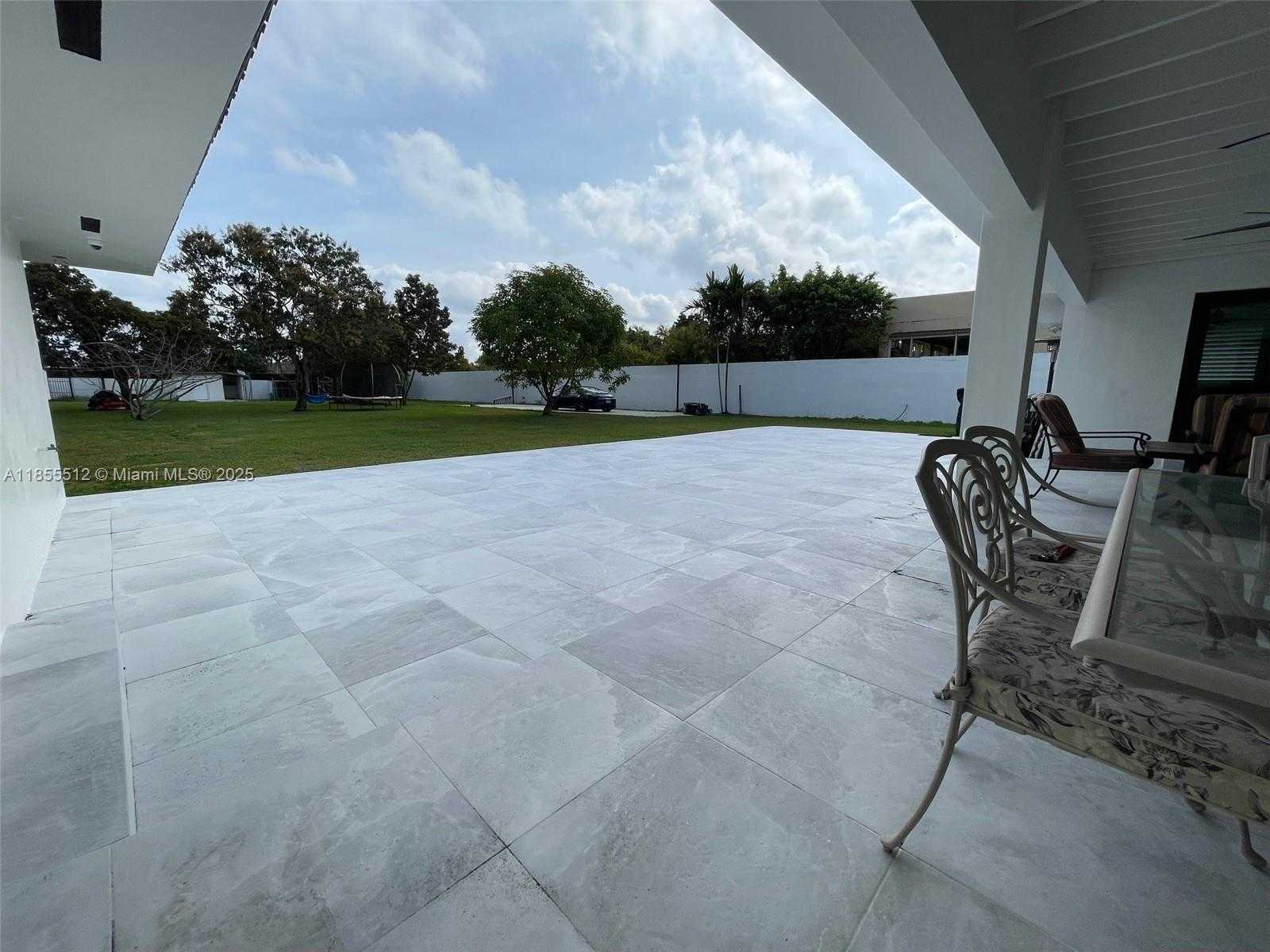 Small Image of 2721 SOUTH WEST 130TH AVE, Miami Number 36