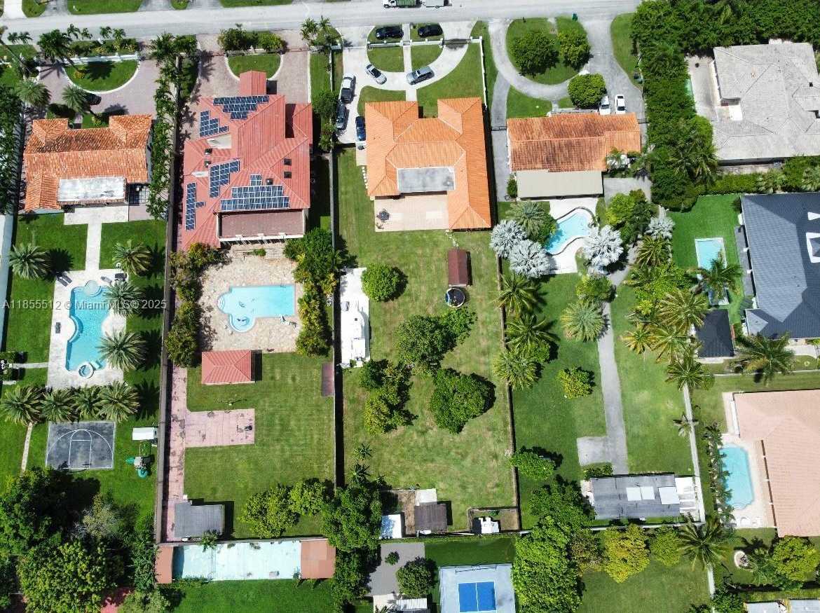 Small Image of 2721 SOUTH WEST 130TH AVE, Miami Number 39