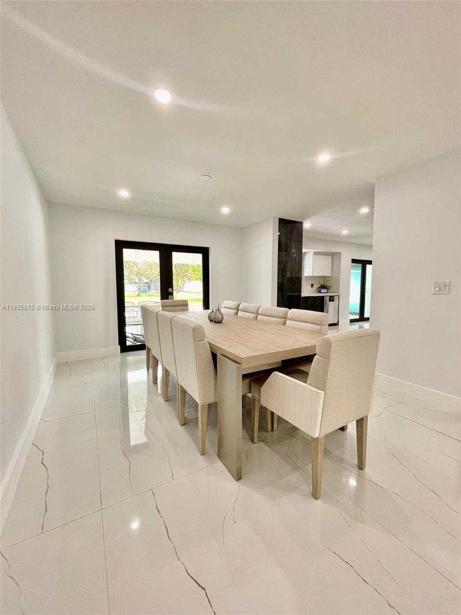 Small Image of 2721 SOUTH WEST 130TH AVE, Miami Number 4