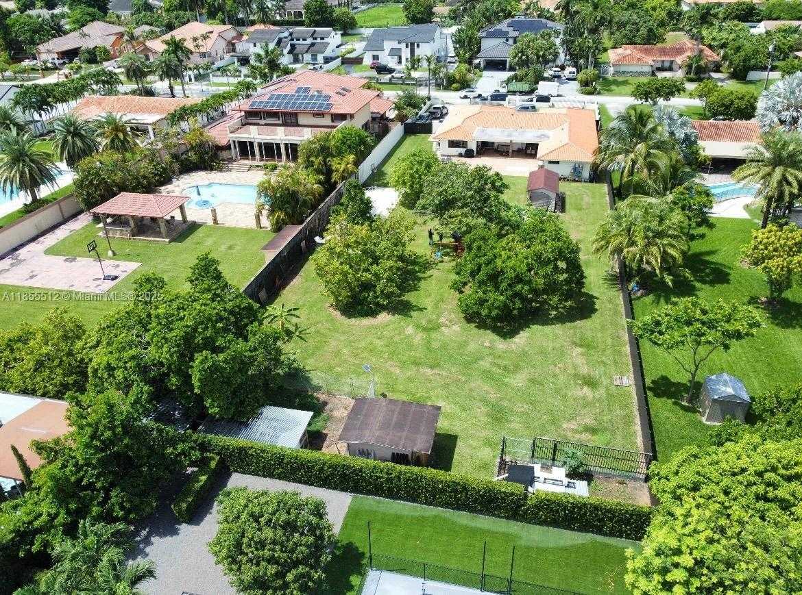Small Image of 2721 SOUTH WEST 130TH AVE, Miami Number 40