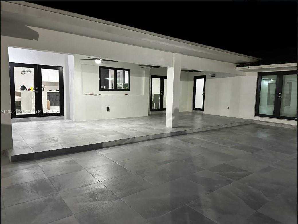 Small Image of 2721 SOUTH WEST 130TH AVE, Miami Number 42