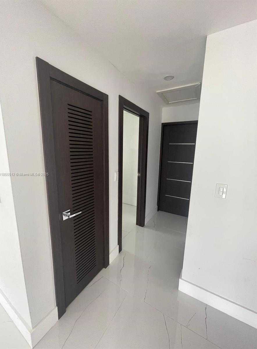 Small Image of 2721 SOUTH WEST 130TH AVE, Miami Number 7