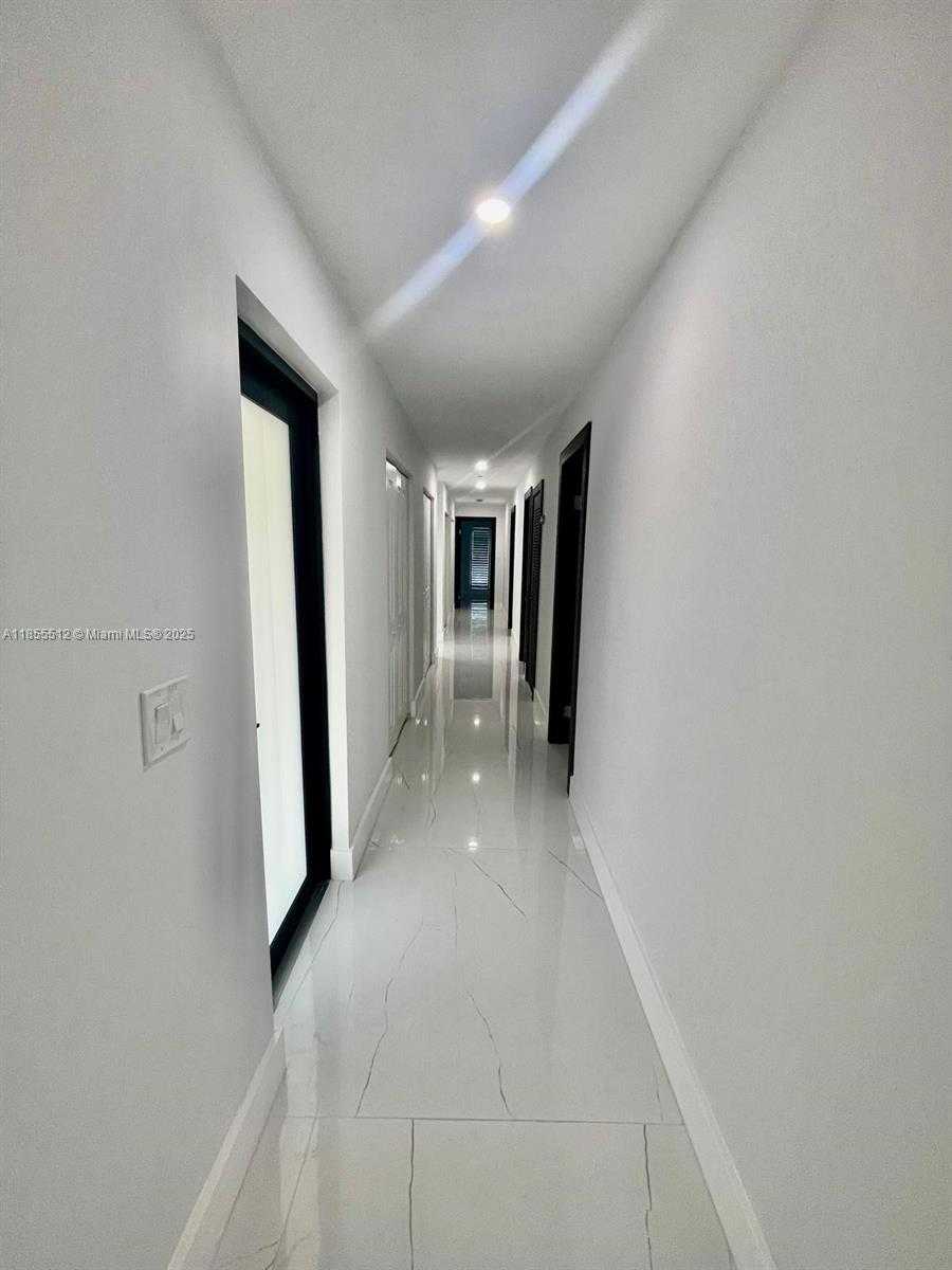 Small Image of 2721 SOUTH WEST 130TH AVE, Miami Number 8