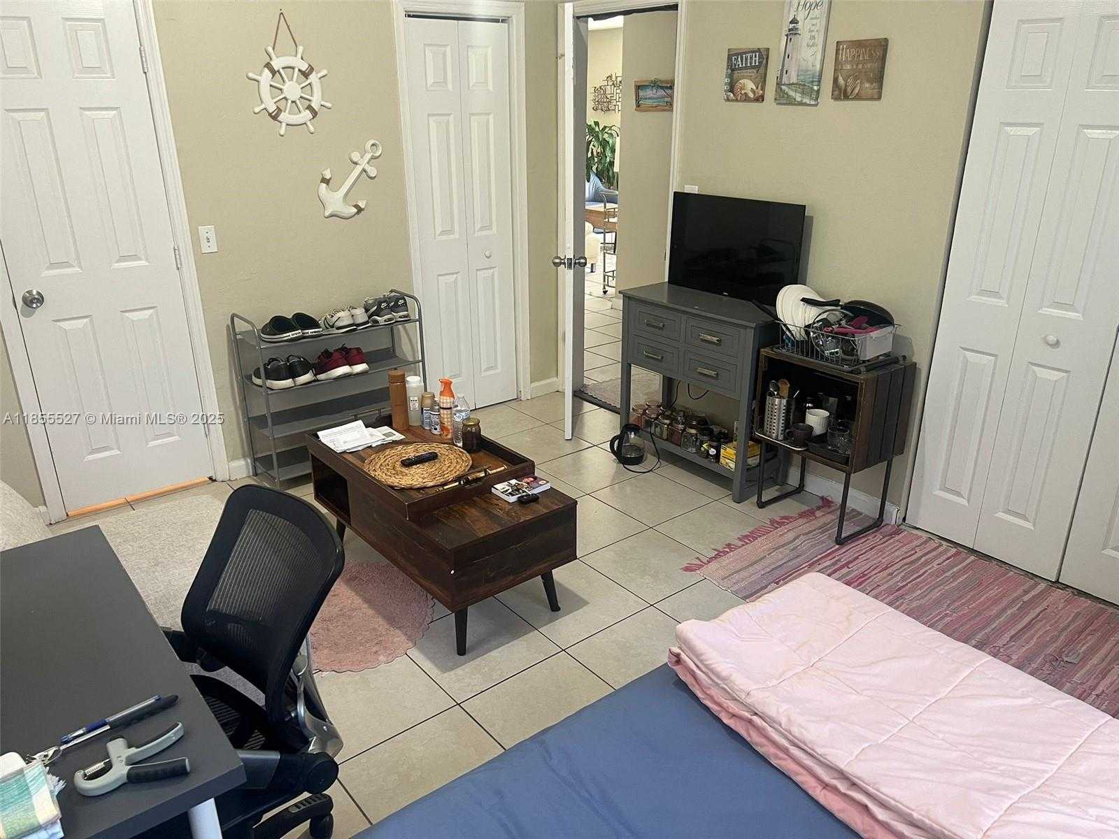 Small Image of 3310 AUBURN BLVD #B, Fort Lauderdale Number 14