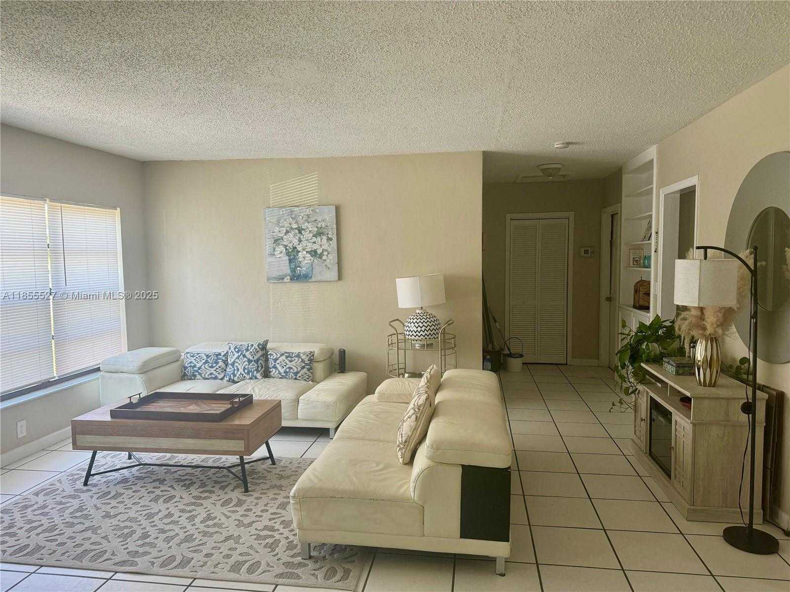 Small Image of 3310 AUBURN BLVD #B, Fort Lauderdale Number 5