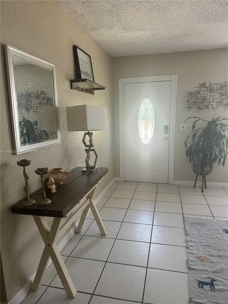 Small Image of 3310 AUBURN BLVD #B, Fort Lauderdale Number 6