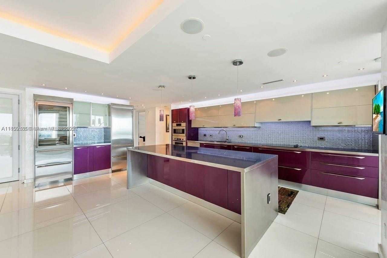 Small Image of 1040 BISCAYNE BLVD #4403, Miami Number 5