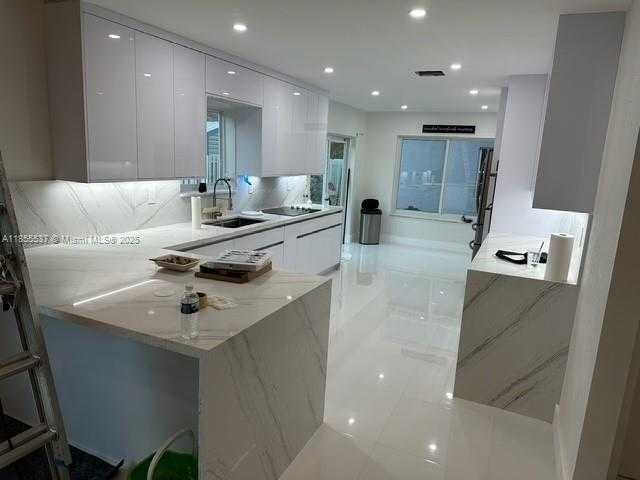 Small Image of 10640 SOUTH WEST 20TH CT, Miramar Number 3