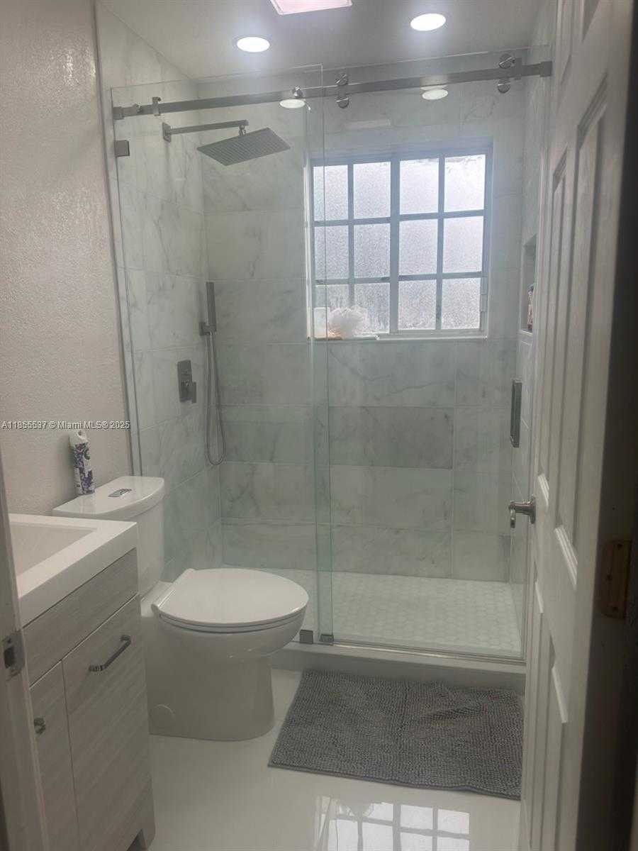 Small Image of 10640 SOUTH WEST 20TH CT, Miramar Number 6