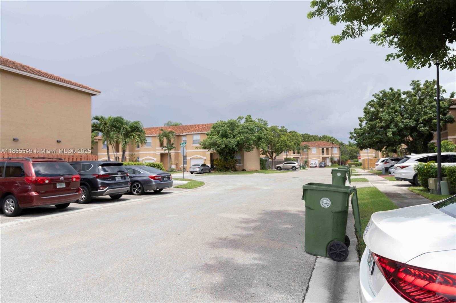 Small Image of 873 NORTH WEST 135TH AVE, Pembroke Pines Number 28