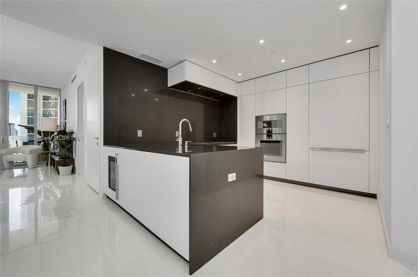 Small Image of 300 BISCAYNE BLVD WAY #2809, Miami Number 12