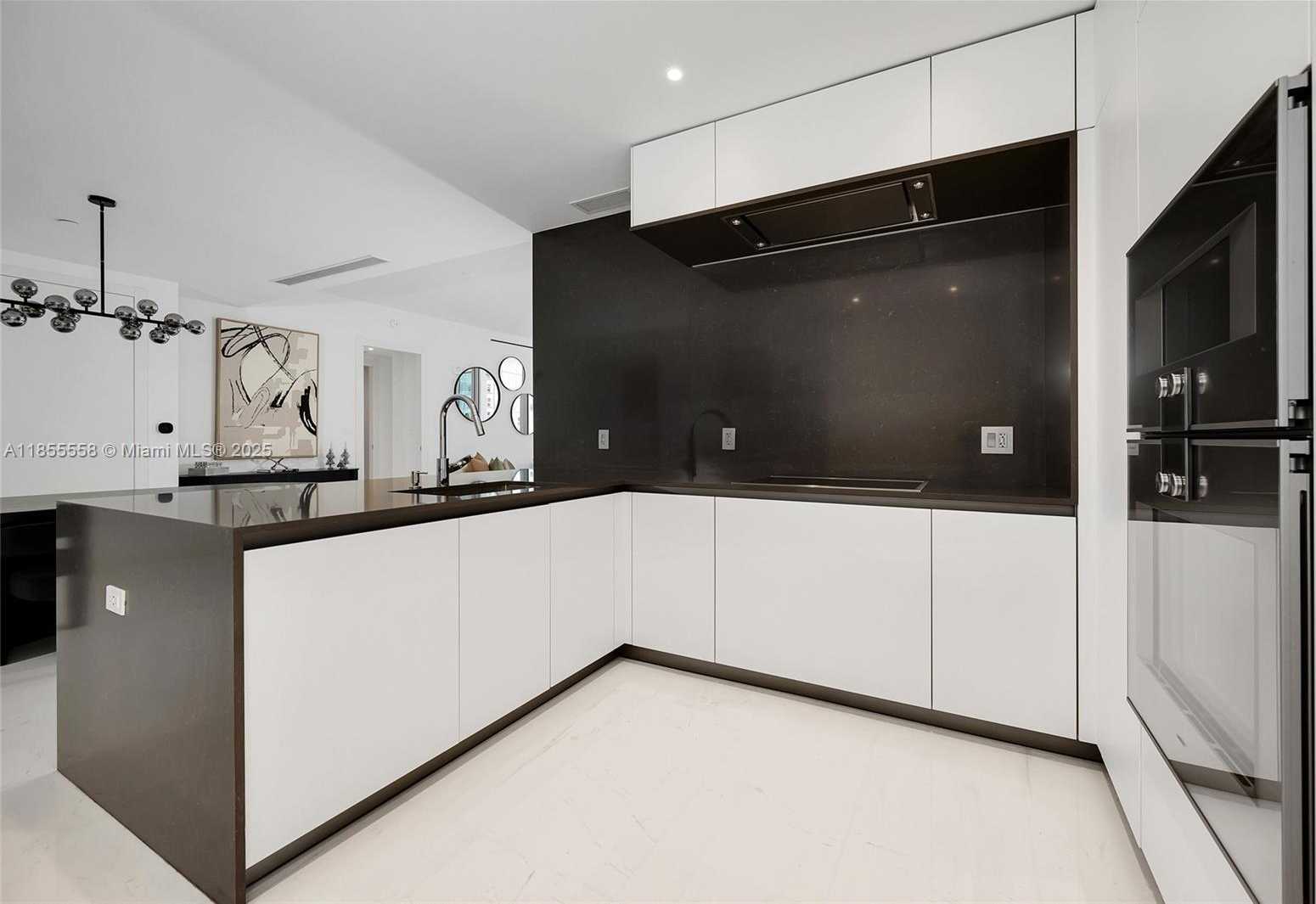 Small Image of 300 BISCAYNE BLVD WAY #2809, Miami Number 13