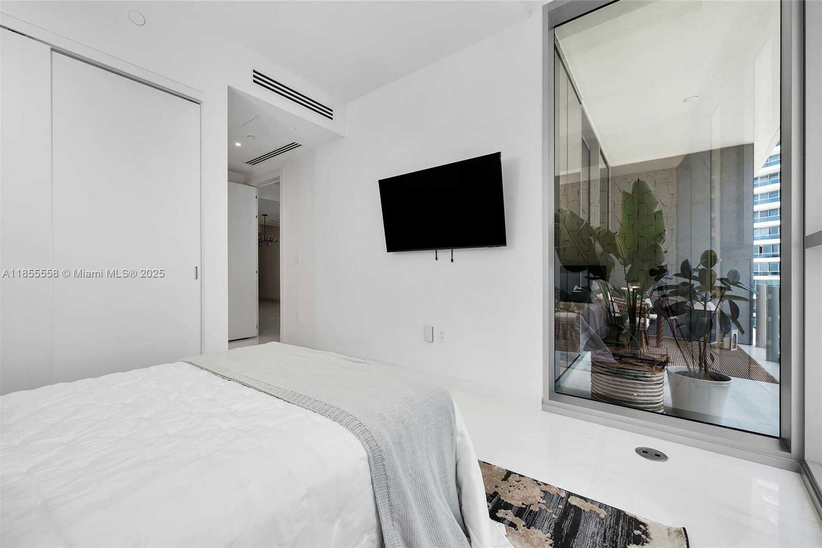 Small Image of 300 BISCAYNE BLVD WAY #2809, Miami Number 30