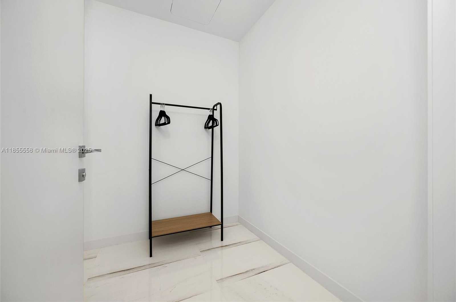Small Image of 300 BISCAYNE BLVD WAY #2809, Miami Number 33