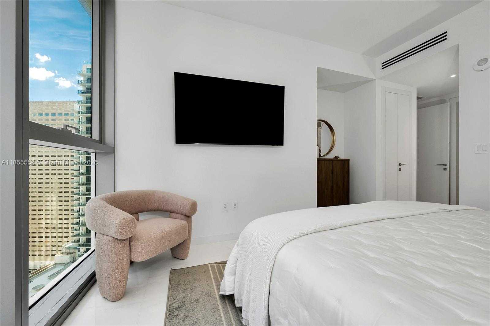 Small Image of 300 BISCAYNE BLVD WAY #2809, Miami Number 36