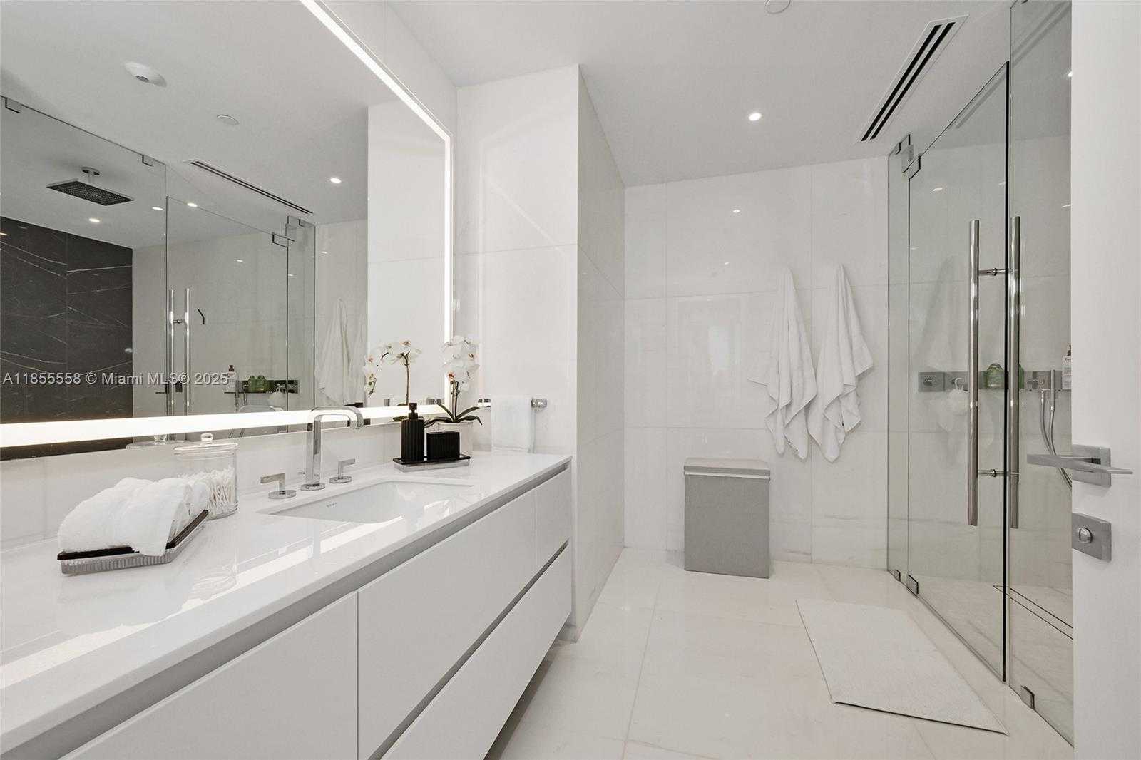 Small Image of 300 BISCAYNE BLVD WAY #2809, Miami Number 38